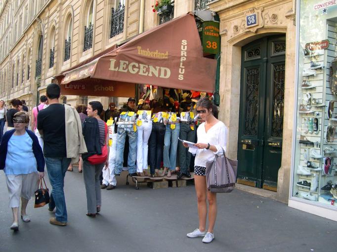  pantalons, jeans (boulevard Saint-Michel)